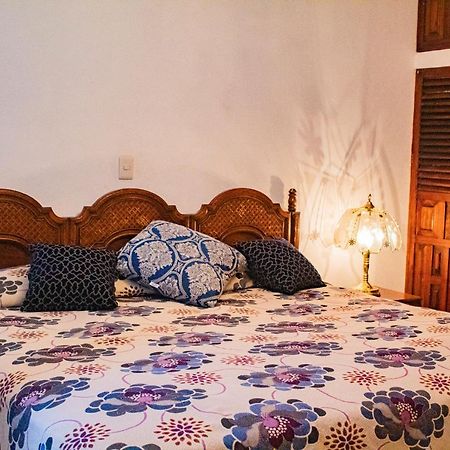 Villa Flores, Casa En El Centro De Маскота Экстерьер фото