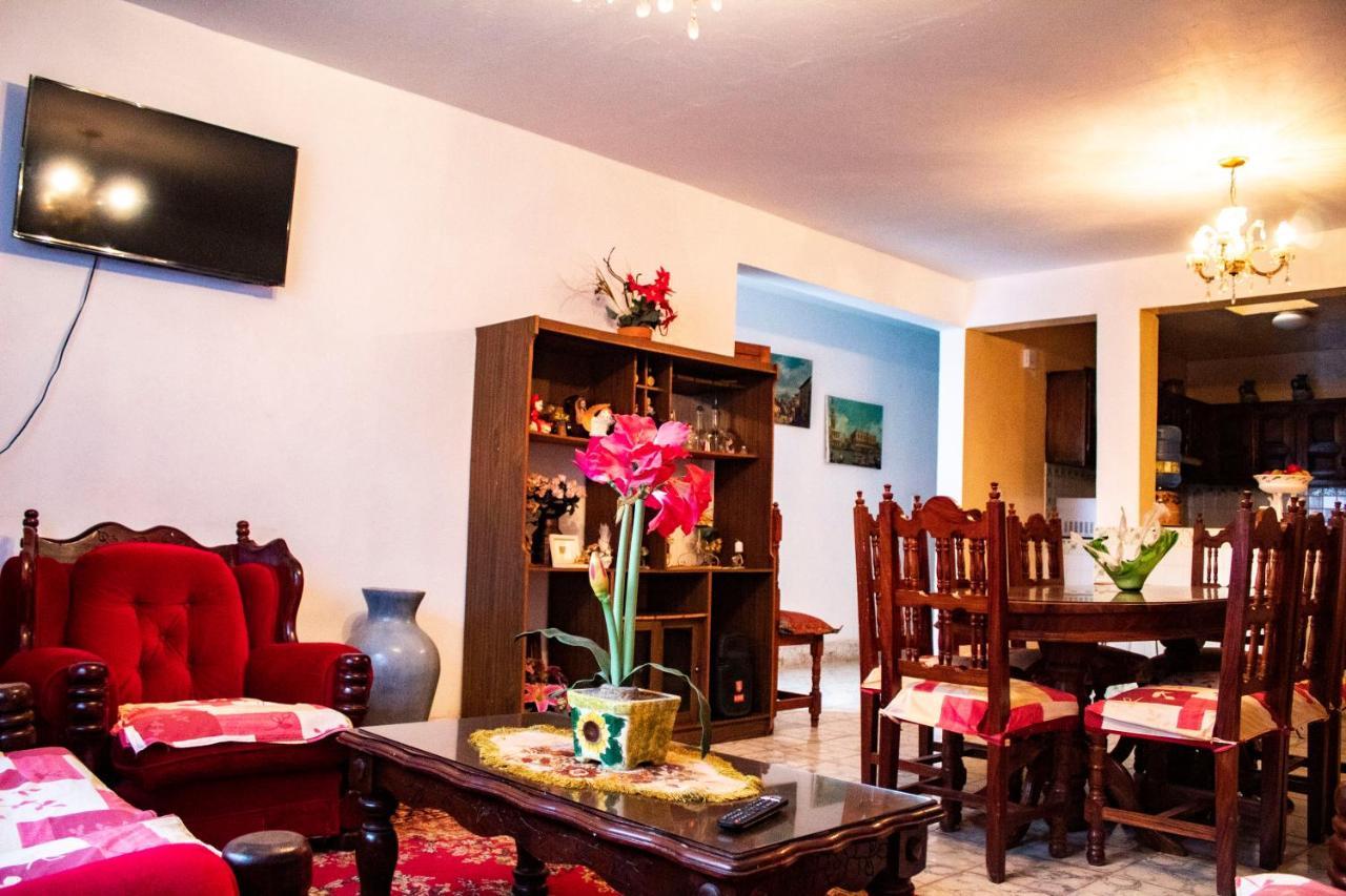 Villa Flores, Casa En El Centro De Маскота Экстерьер фото