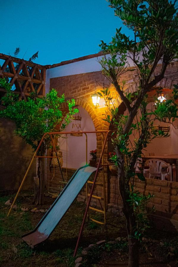 Villa Flores, Casa En El Centro De Маскота Экстерьер фото