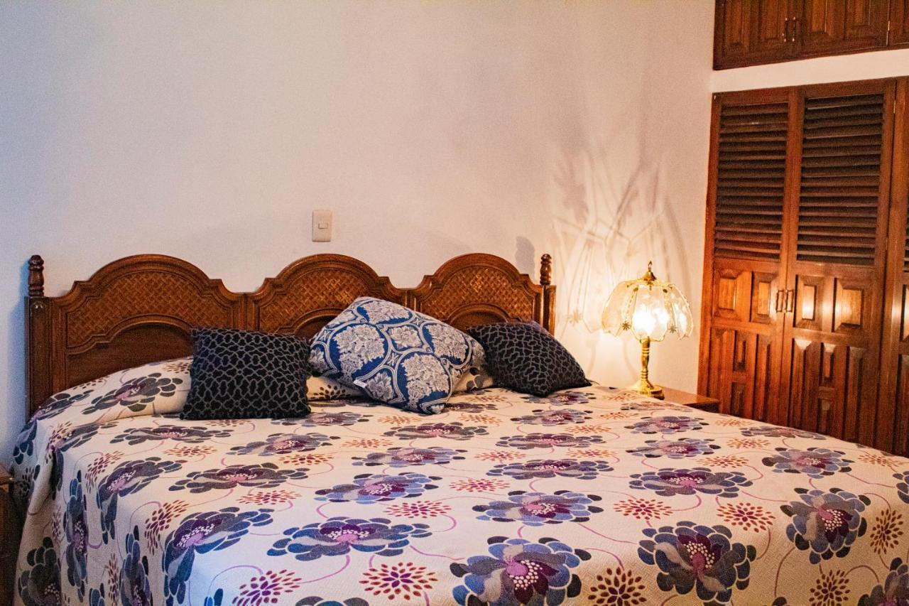 Villa Flores, Casa En El Centro De Маскота Экстерьер фото
