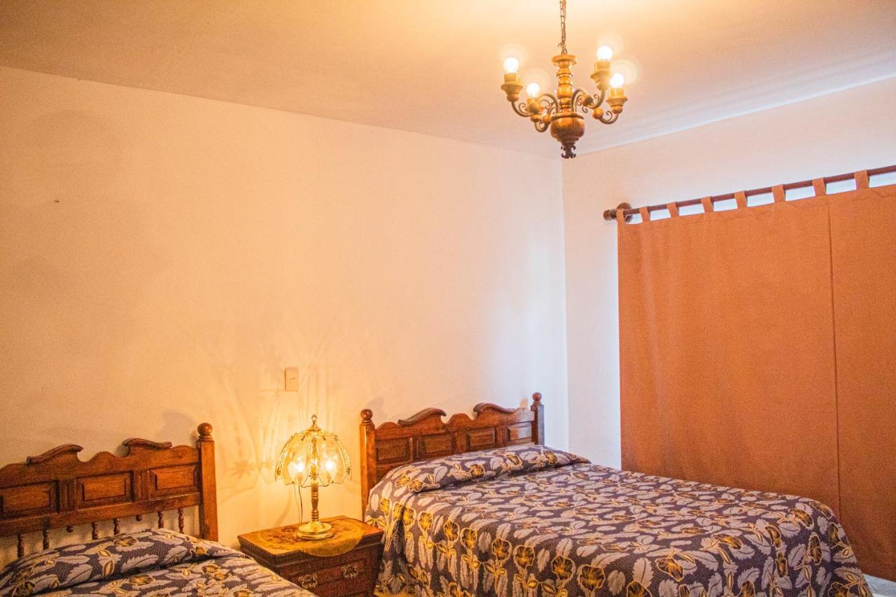 Villa Flores, Casa En El Centro De Маскота Экстерьер фото