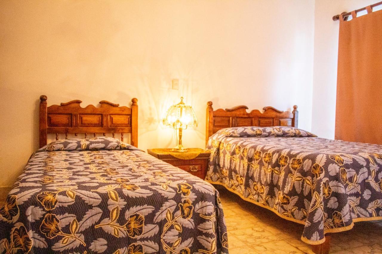 Villa Flores, Casa En El Centro De Маскота Экстерьер фото