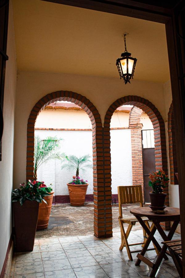 Villa Flores, Casa En El Centro De Маскота Экстерьер фото