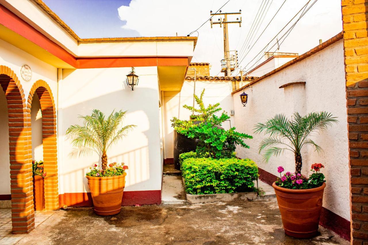 Villa Flores, Casa En El Centro De Маскота Экстерьер фото